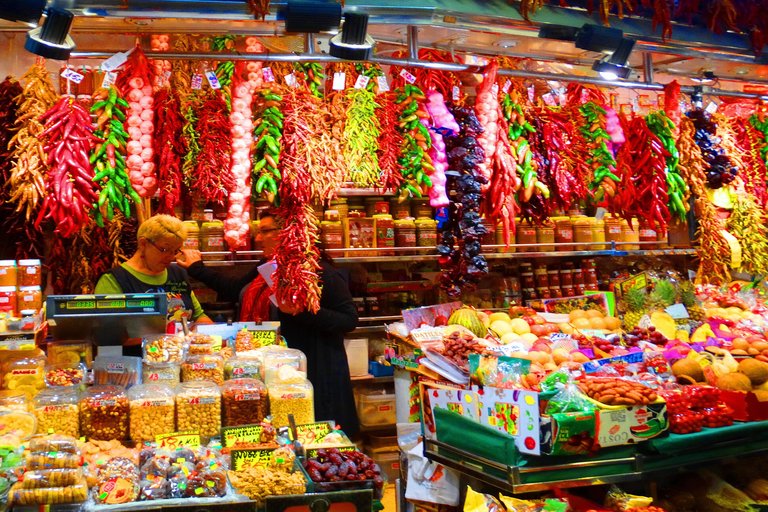 Mercados tradicionales de Bilbao se reinventan con propuestas gourmet