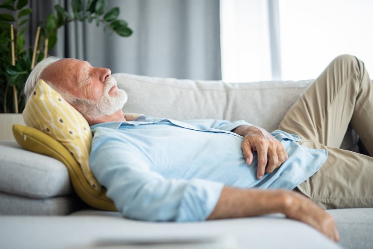 Estudio revela impacto positivo de la siesta en la memoria
